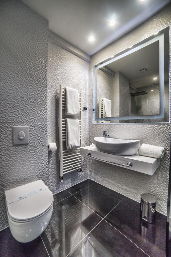 Hotel Forty Two ซาเกร็บ ภายนอก รูปภาพ