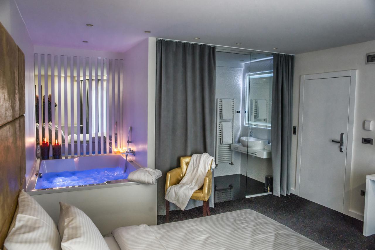 Hotel Forty Two ซาเกร็บ ภายนอก รูปภาพ
